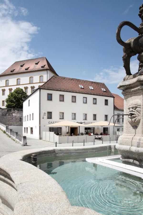 Hotelgasthof Bayerischer Hof Зулцбах-Розенберг Екстериор снимка