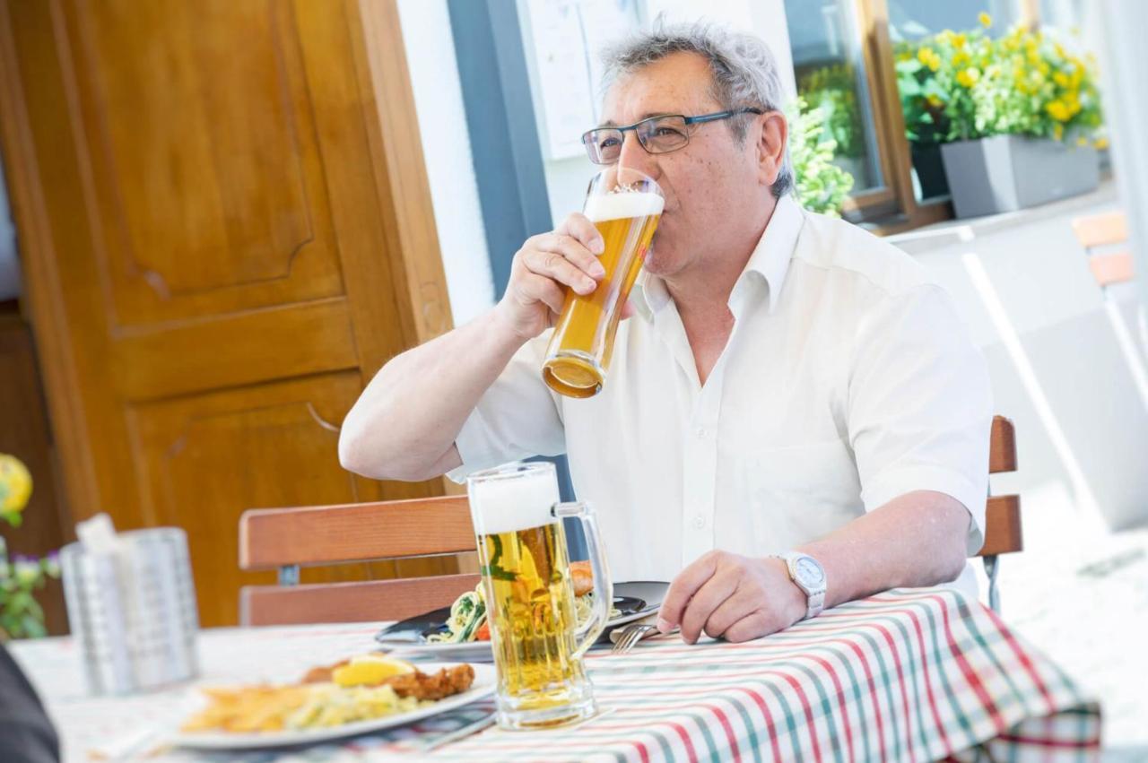 Hotelgasthof Bayerischer Hof Зулцбах-Розенберг Екстериор снимка
