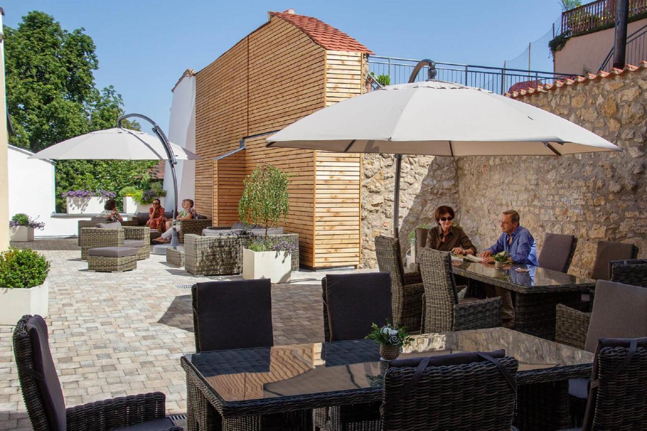 Hotelgasthof Bayerischer Hof Зулцбах-Розенберг Екстериор снимка